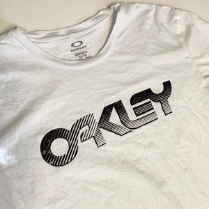 Men’s White w/ Black Letters Oakley Shirt Size XL
